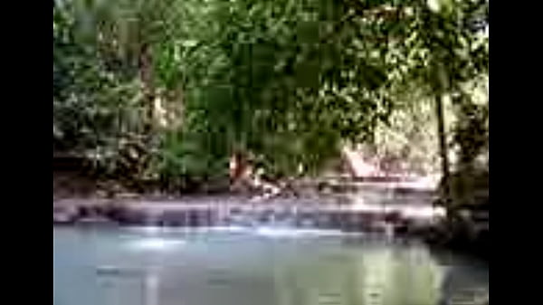 Mulheres Transando Na Cachoeira